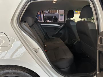 MYAUTOCENTER – Gebraucht- und Jahreswagen mit Werkstattservice in Pfaffenhofen Volkswagen Golf VII Lim. Comfortline BMT