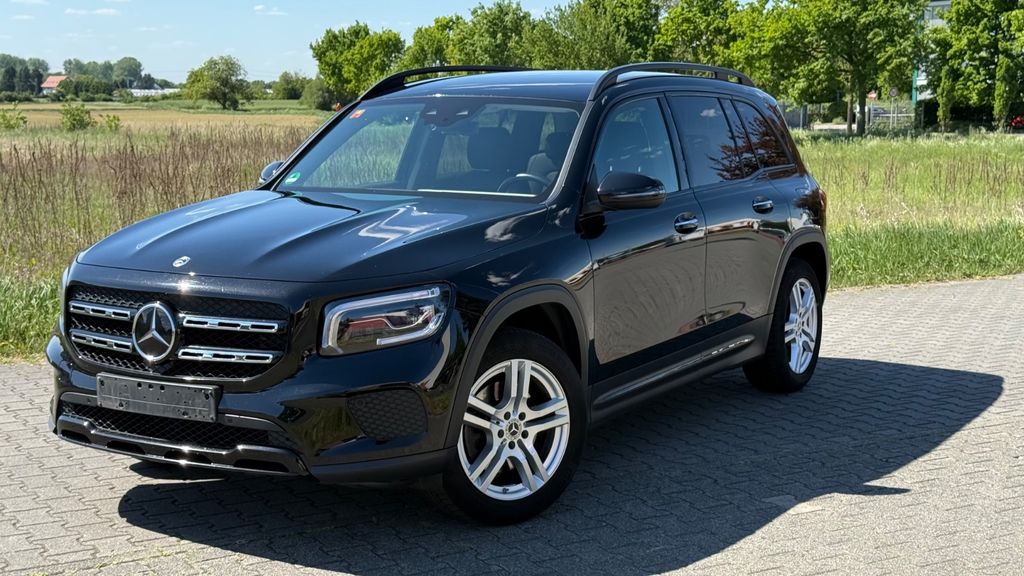 Mercedes-Benz GLB 220