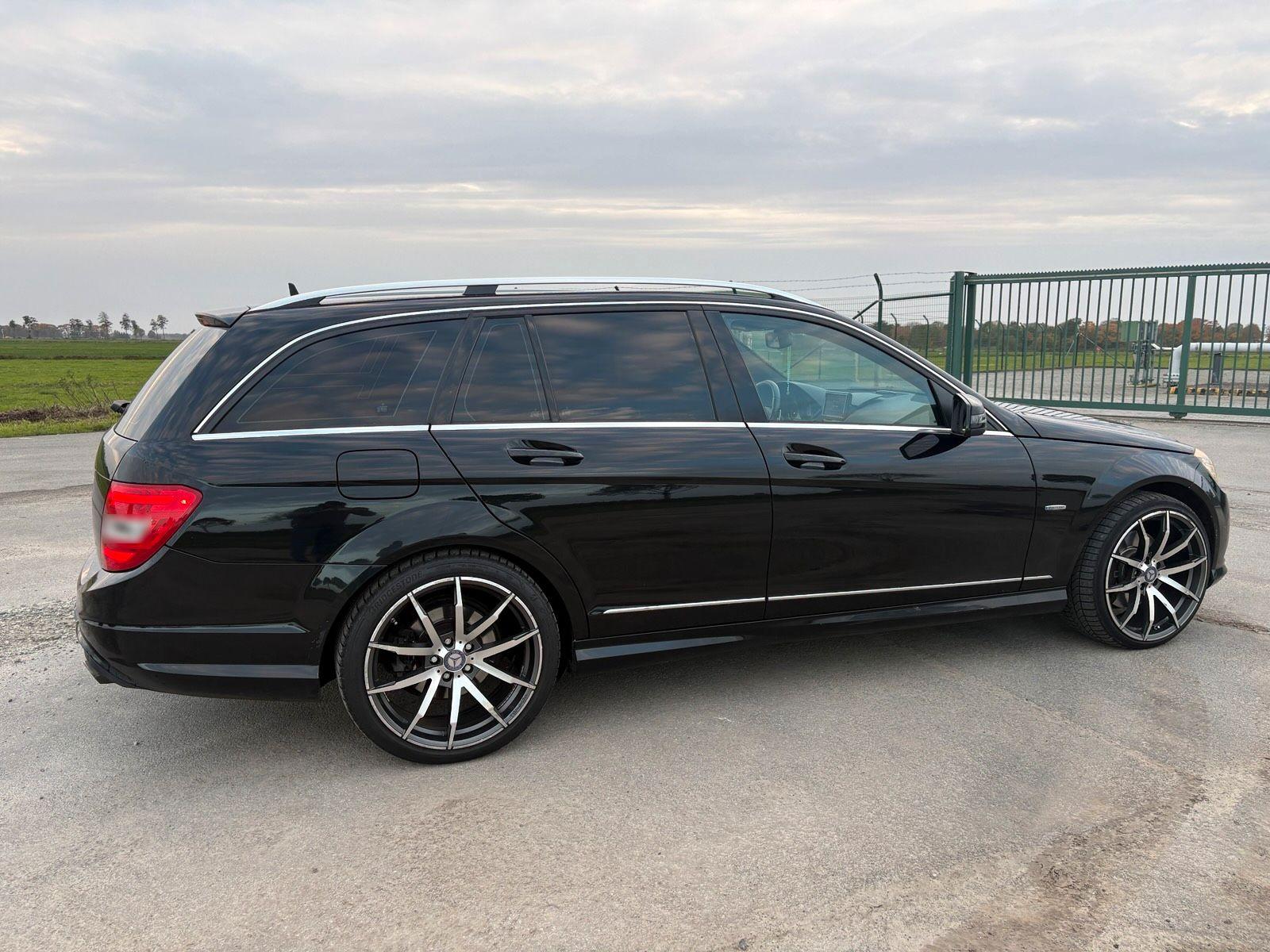 Mercedes-Benz C350 2010 — photo 8