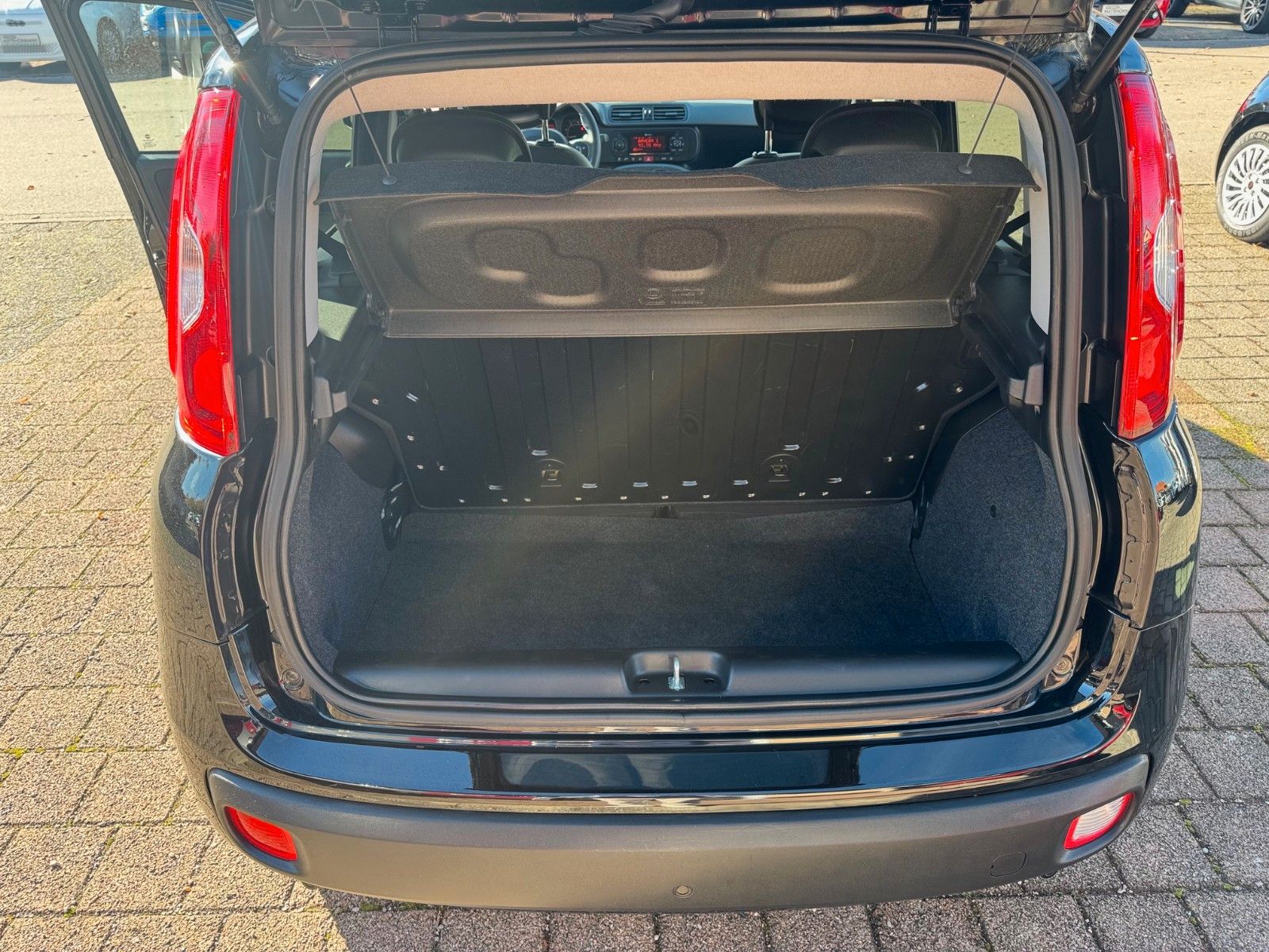 Fahrzeugabbildung Fiat PANDA 1.2 More 69PS USB RADIO KLIMA