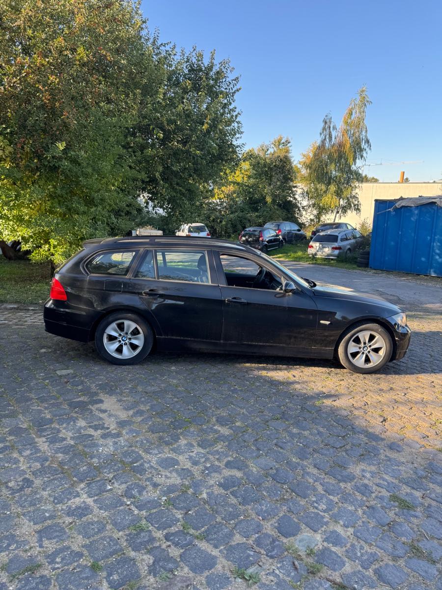 BMW 318 2006 — photo 8