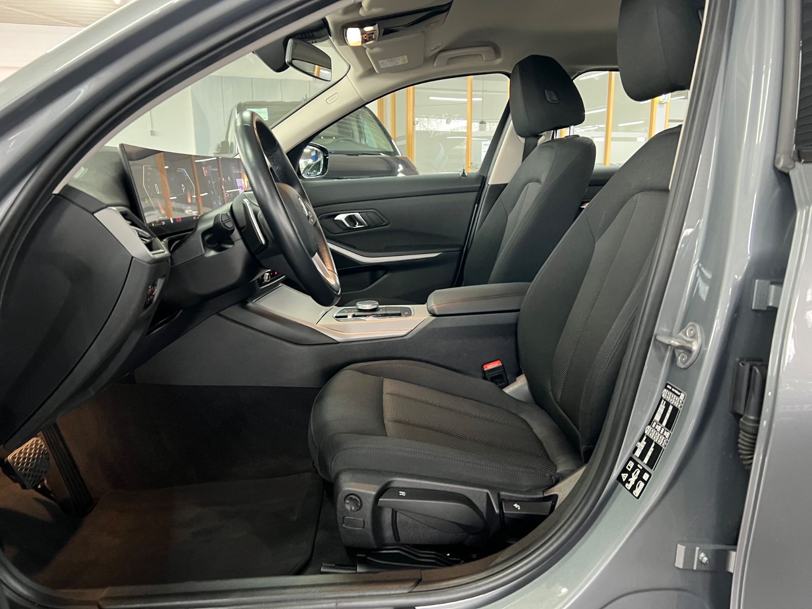 BMW 320d Touring xDrive III Driving Assistant III foto 20