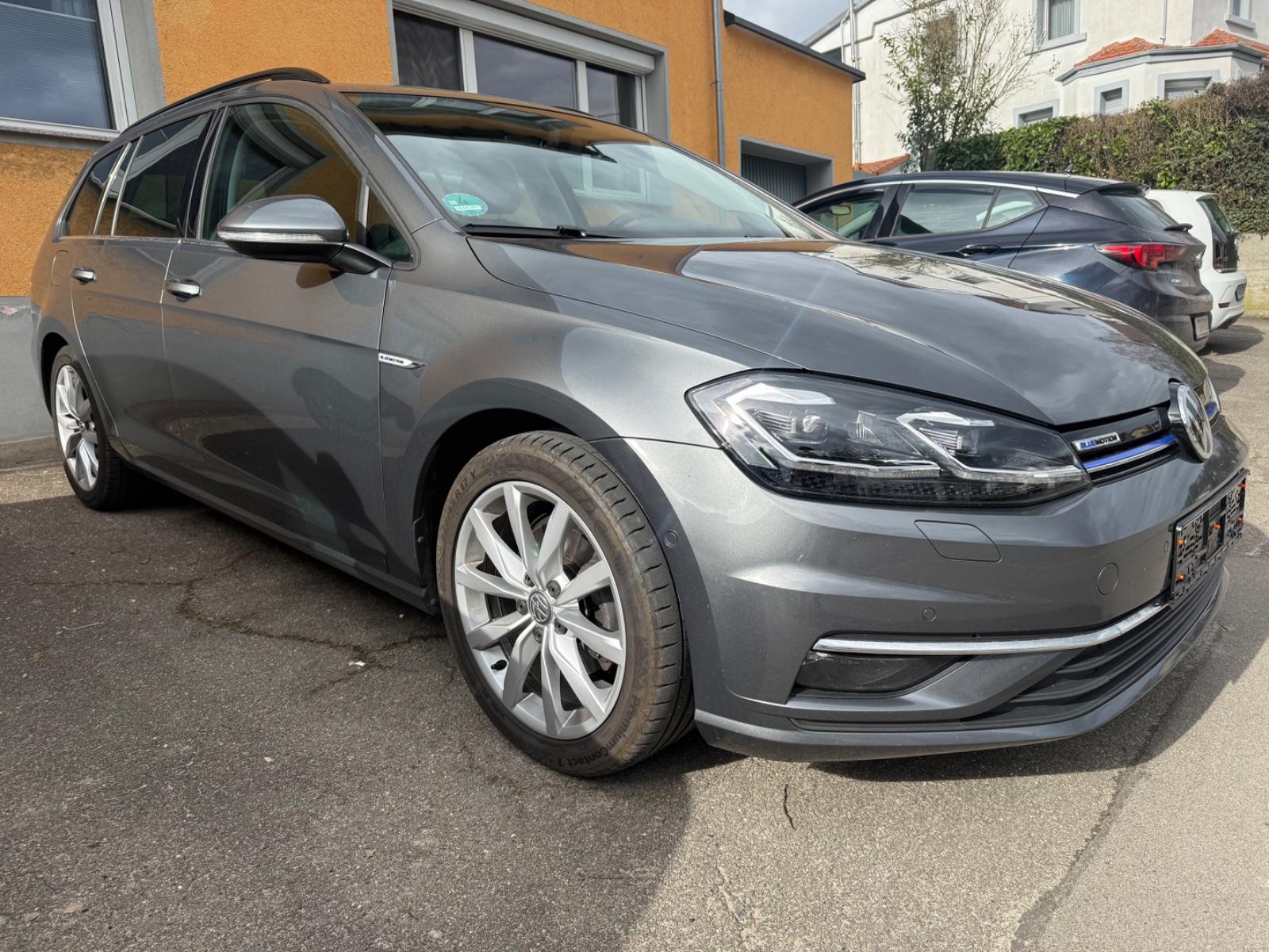 Volkswagen Golf VII Variant Standheitzung Massagesitz AHK