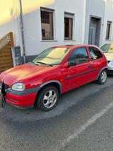 Opel Roter Corsa B - gebrauchte Opel Corsa aus dem Jahr 1999
