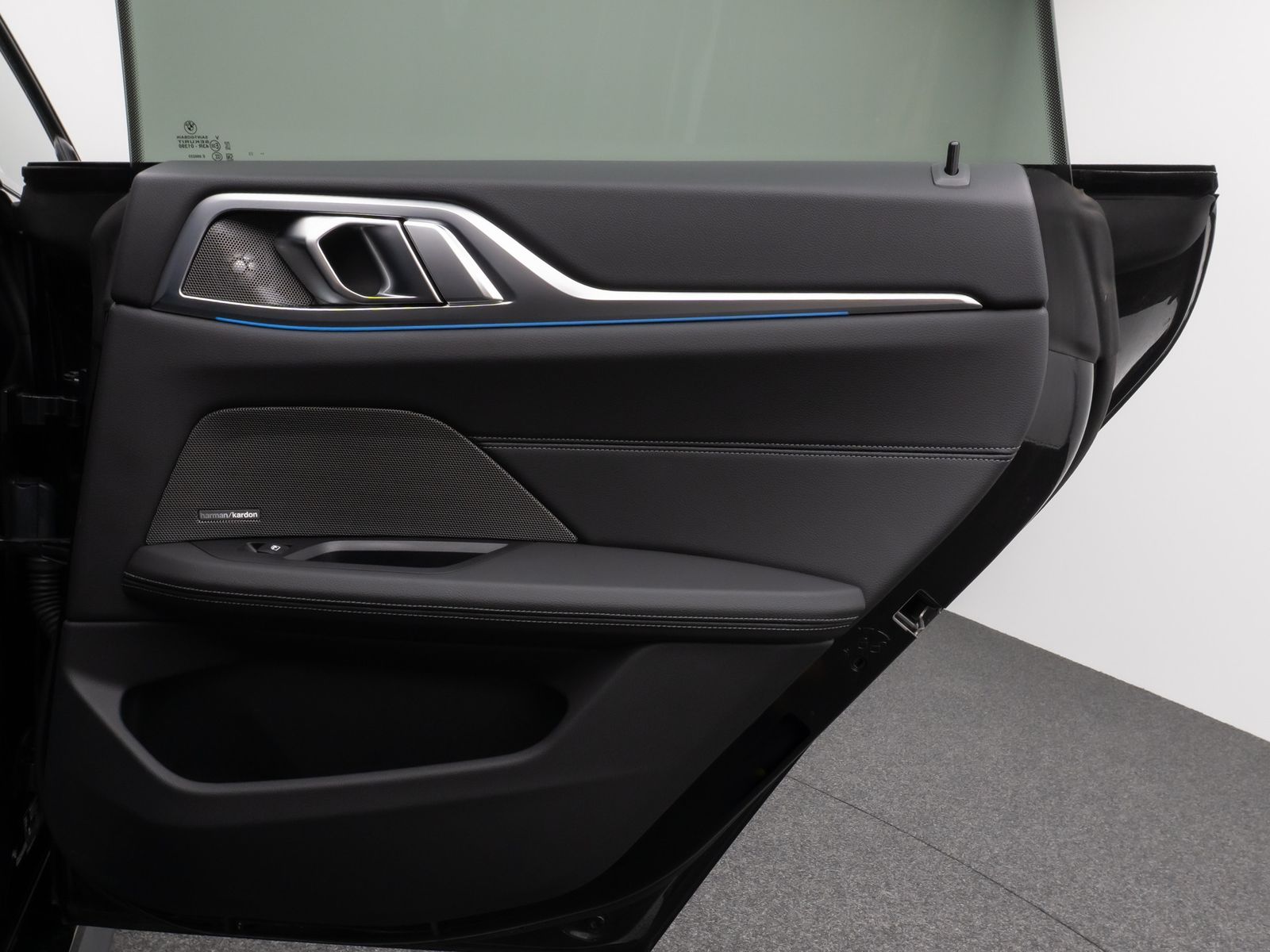 Fahrzeugabbildung BMW i4 M50 Gran Coupé Glasdach Kamera HUD H/K 20Zoll