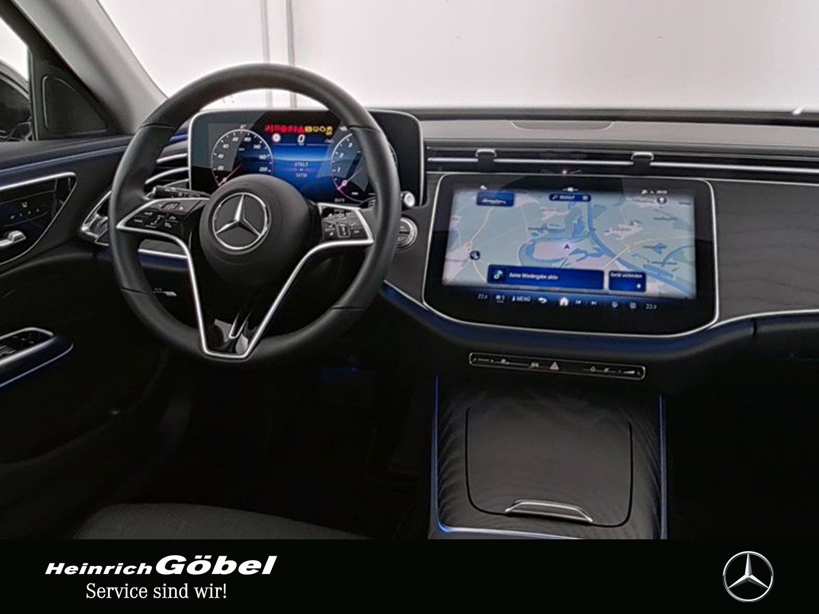 Fahrzeugabbildung Mercedes-Benz E 200 AVANTGARDE+DIGITAL.L+AHK+MEMORY+360°+SHZ