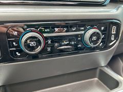 Fahrzeugabbildung Chevrolet Silverado High Country 6.2 V8 Black-Package LPG