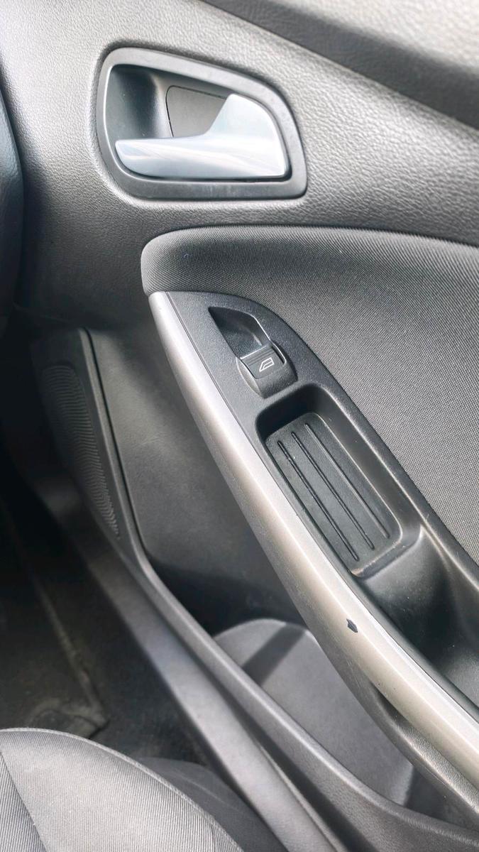 Ford Focus 2013 — photo 12