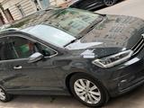 Volkswagen VW Touran 7 sitze 2.0 Motor - Volkswagen Touran: Motor