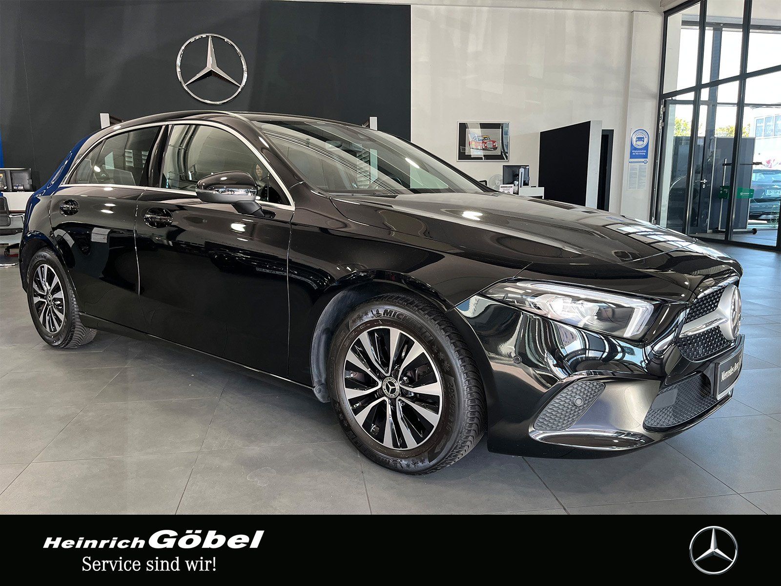 Fahrzeugabbildung Mercedes-Benz A 180 PROGRESSIVE+LED+NAVI+SHZ+CARPLAY