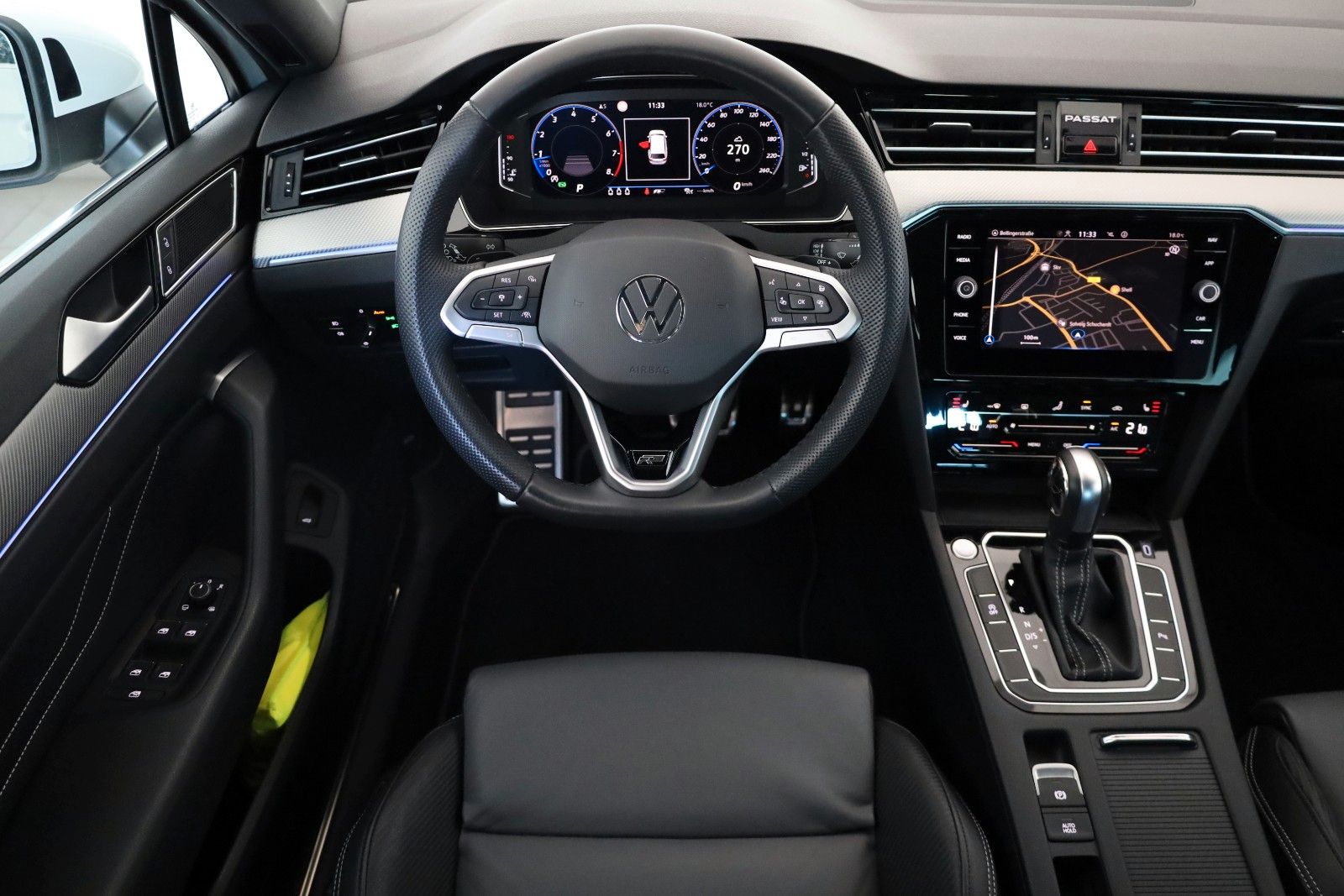 Fahrzeugabbildung Volkswagen Passat Variant R Line Leder,Navi,LED,ACC,CarPlay