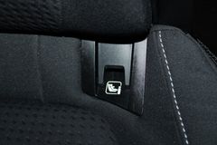 Fahrzeugabbildung Ford Focus Cool & Connect NAVI + WinterPaket + PDC