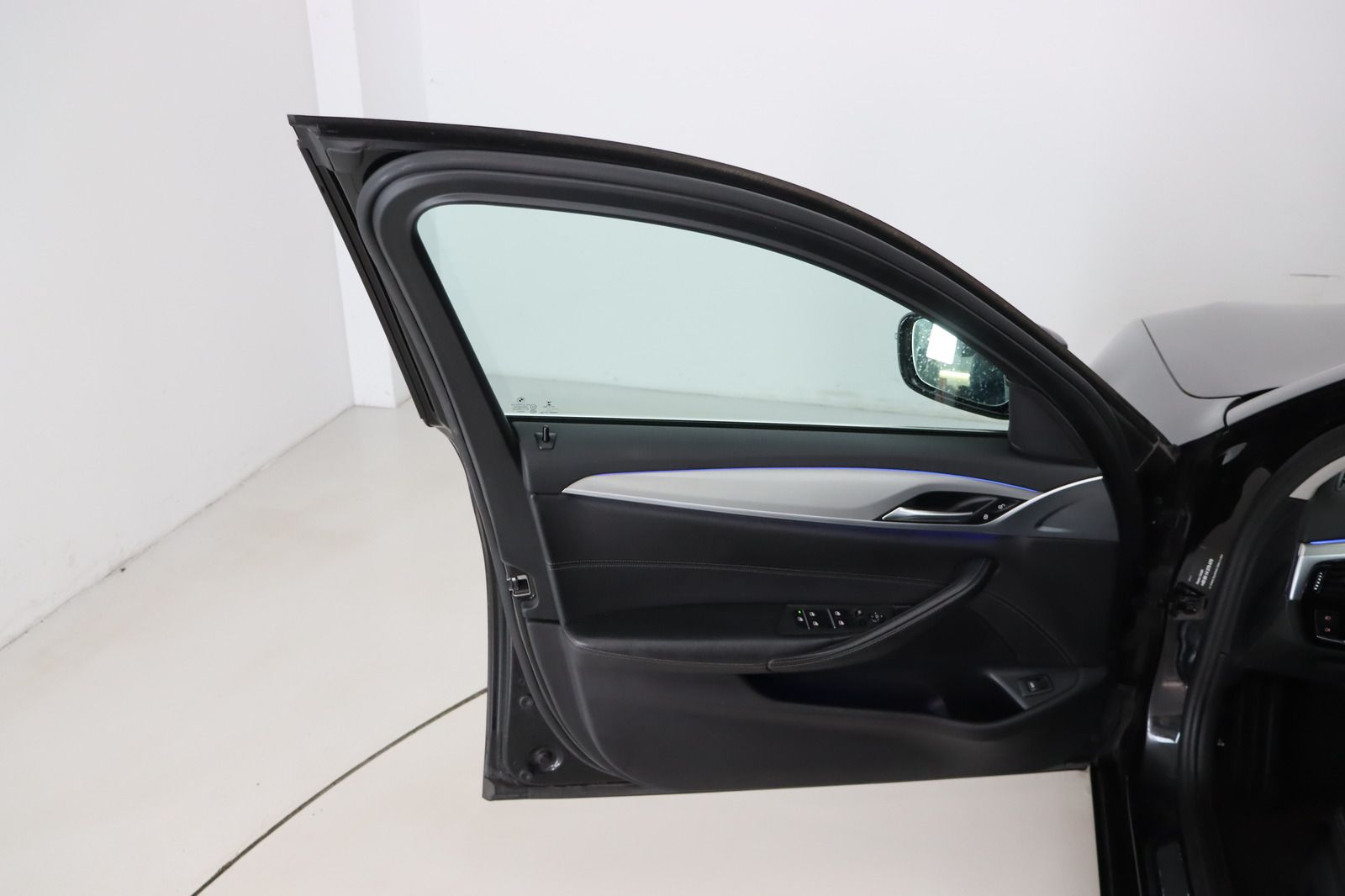 Fahrzeugabbildung BMW 530 d xDrive Sport Line * LED * HUD * Touring