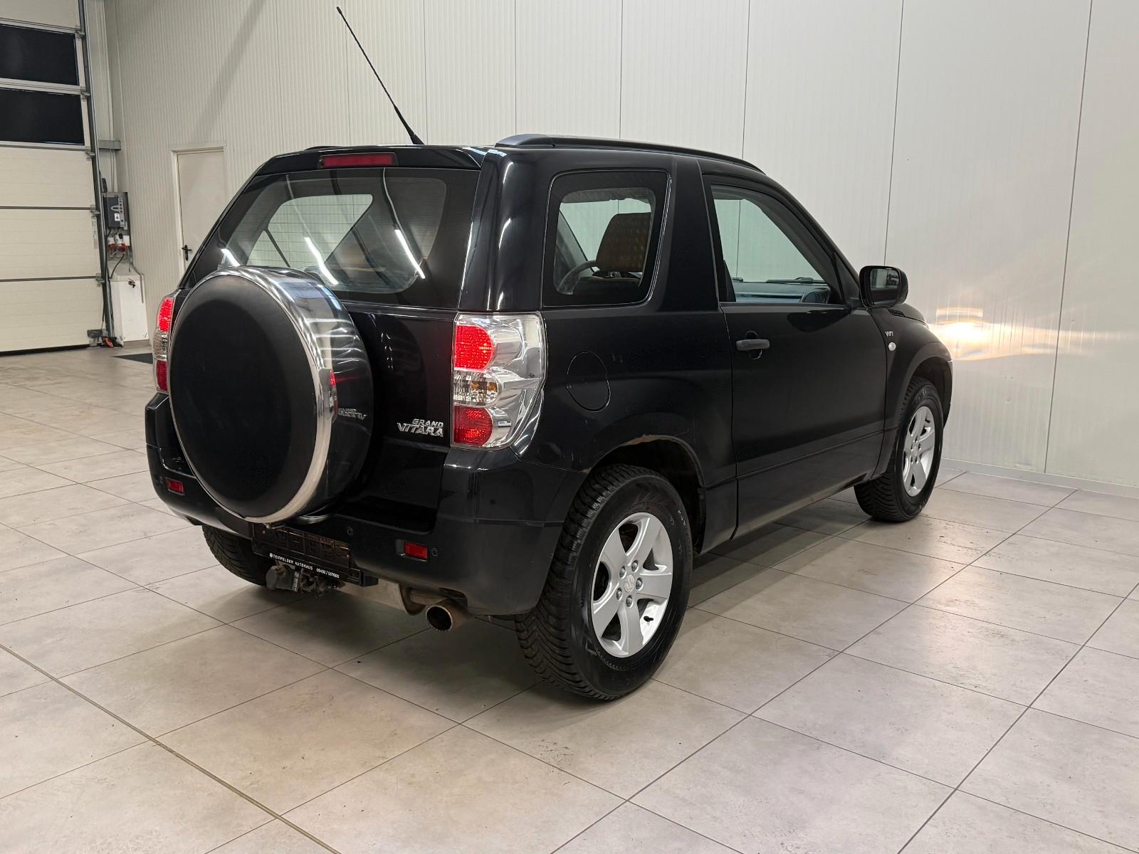 Suzuki Grand Vitara 1.6 VVT 106 ch 4x4 Club • Clim auto • Radar de recul • Sièges chauffants