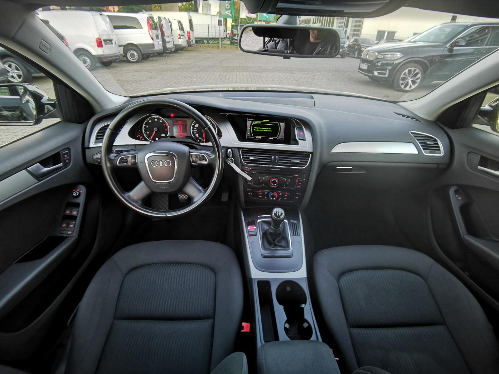 Audi A4 2010 — photo 11