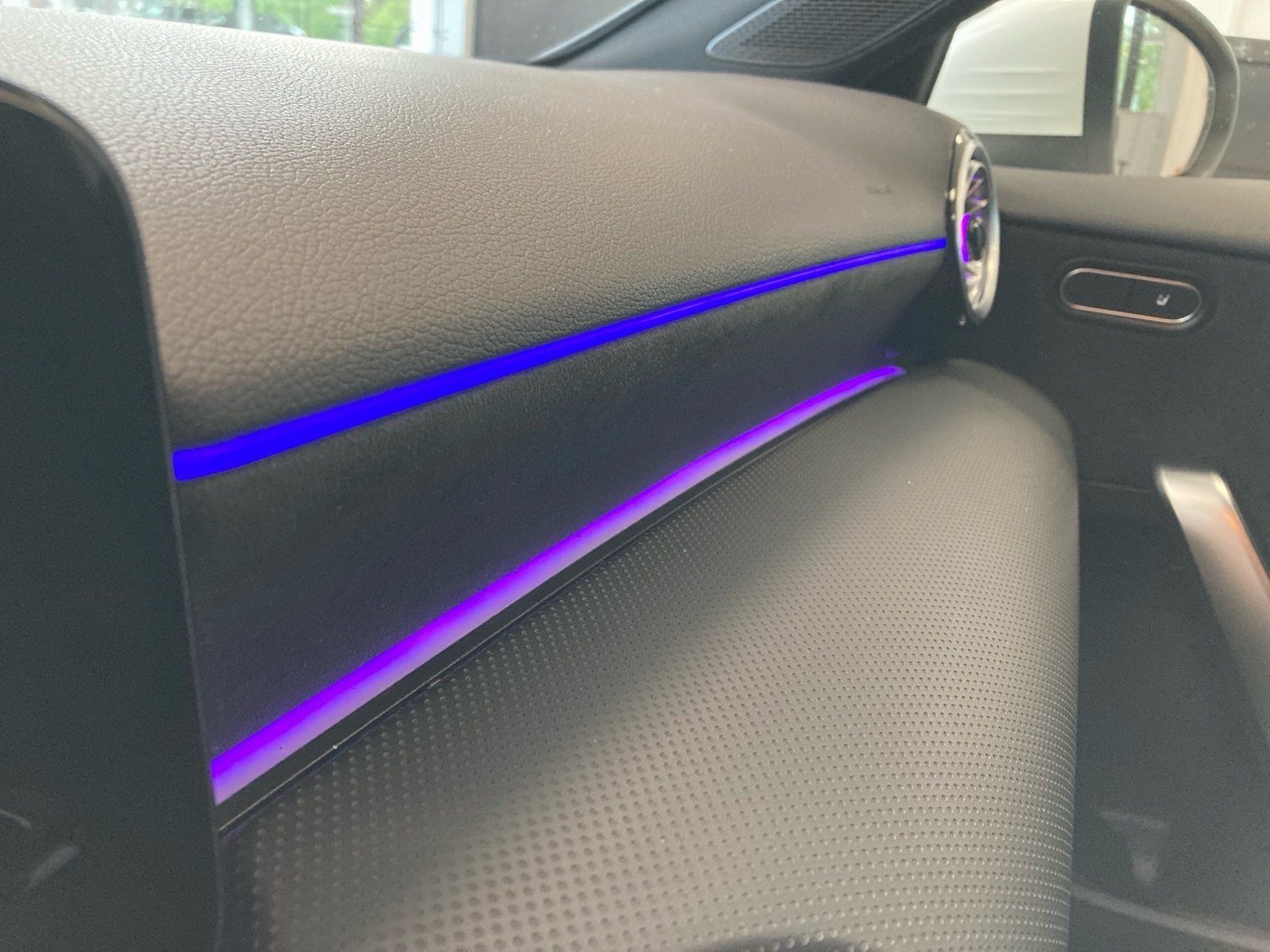 Fahrzeugabbildung Mercedes-Benz A 200 AMG*19"*LED*Kamera*Sound*CarPlay*MBUX-HI*