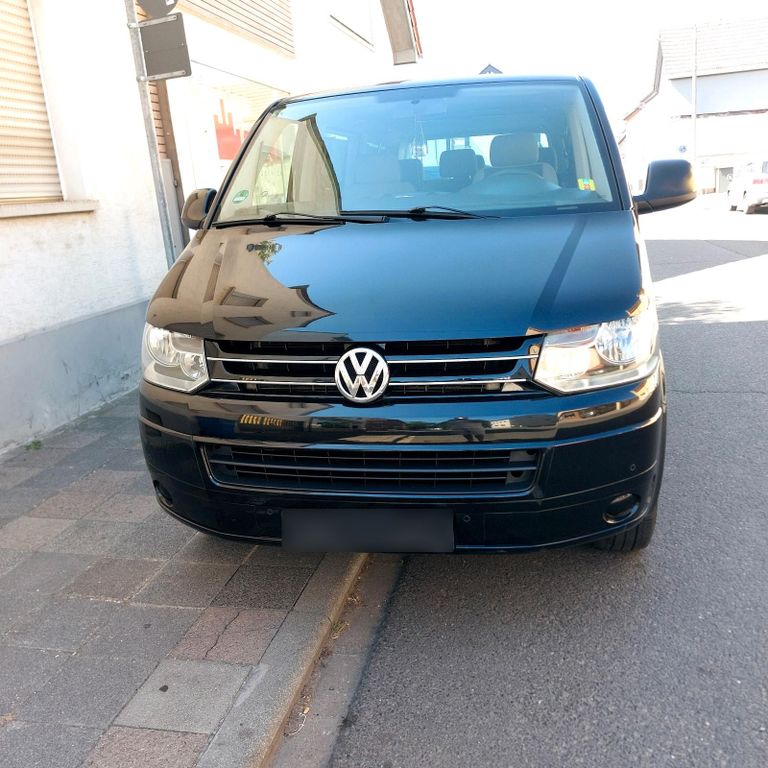 Image of Volkswagen T5 Caravelle