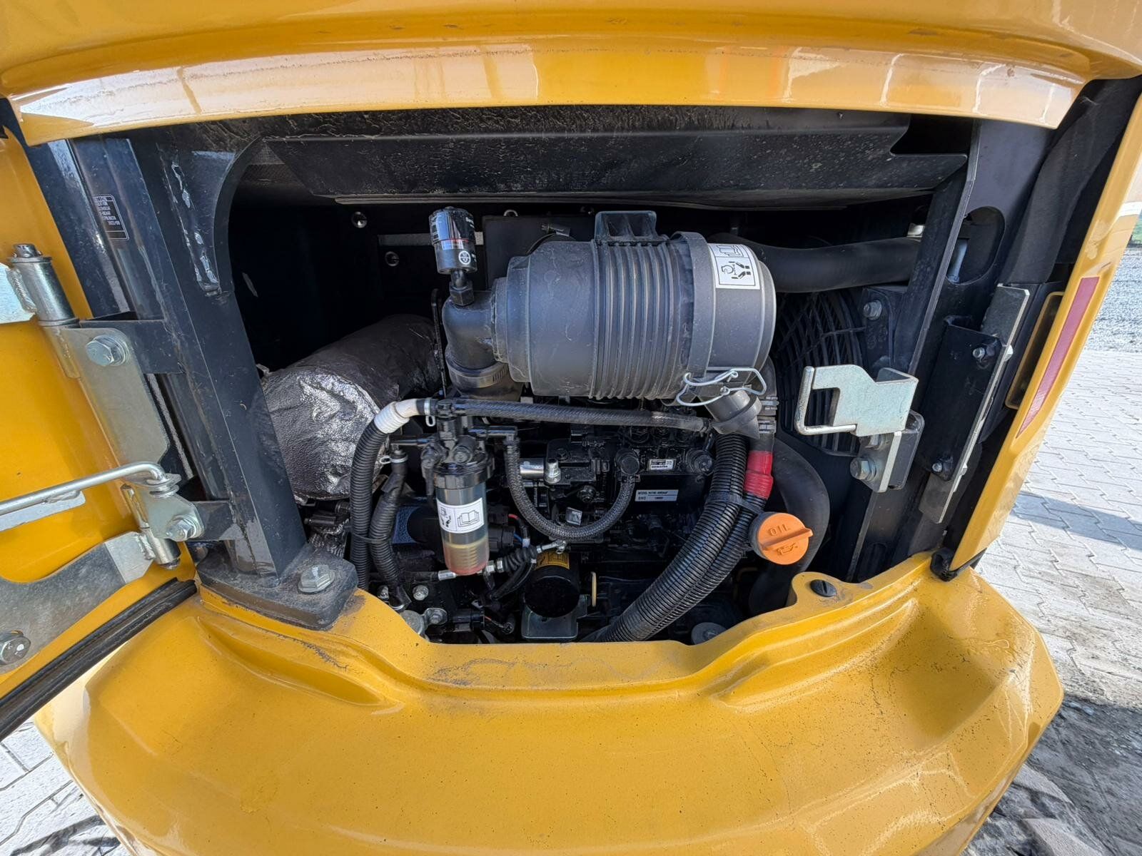 Fahrzeugabbildung Komatsu PC 24 MR-5 Minibagger (535h)