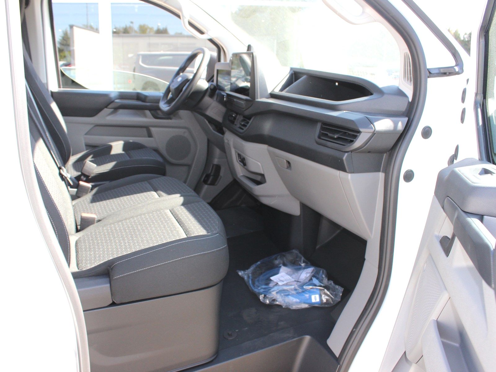 Fahrzeugabbildung Ford Transit Custom 320 L2 Trend FWD Plug-in Hybrid