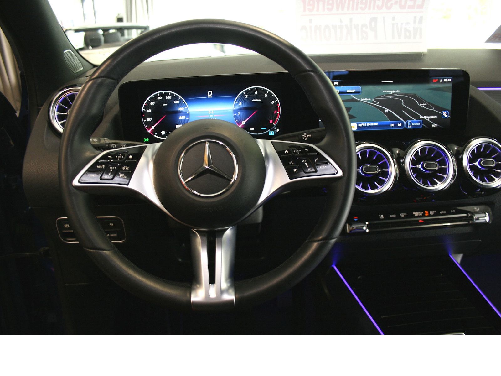 Fahrzeugabbildung Mercedes-Benz GLA 200 Progr. Night*360°*Memory*MBUX*Distronic