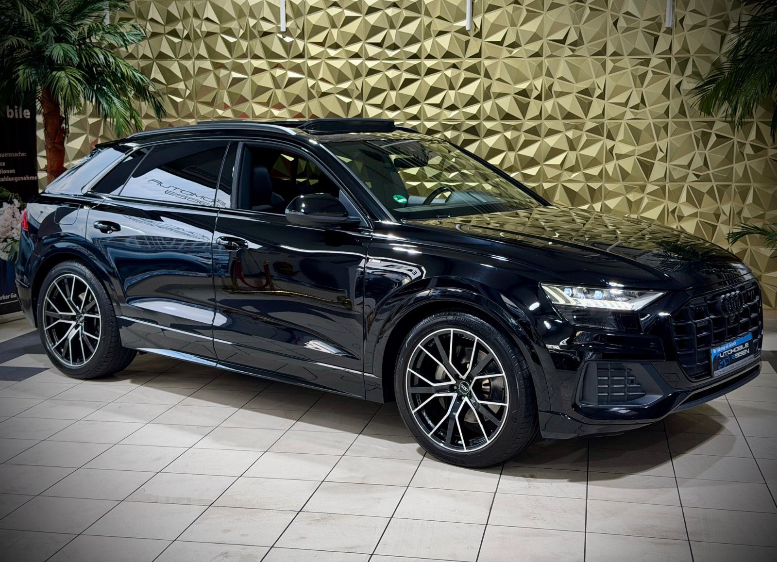 Audi Q8 50 TDI S-SITZE HUD ACC LUFT PANO AHK 360 foto 3