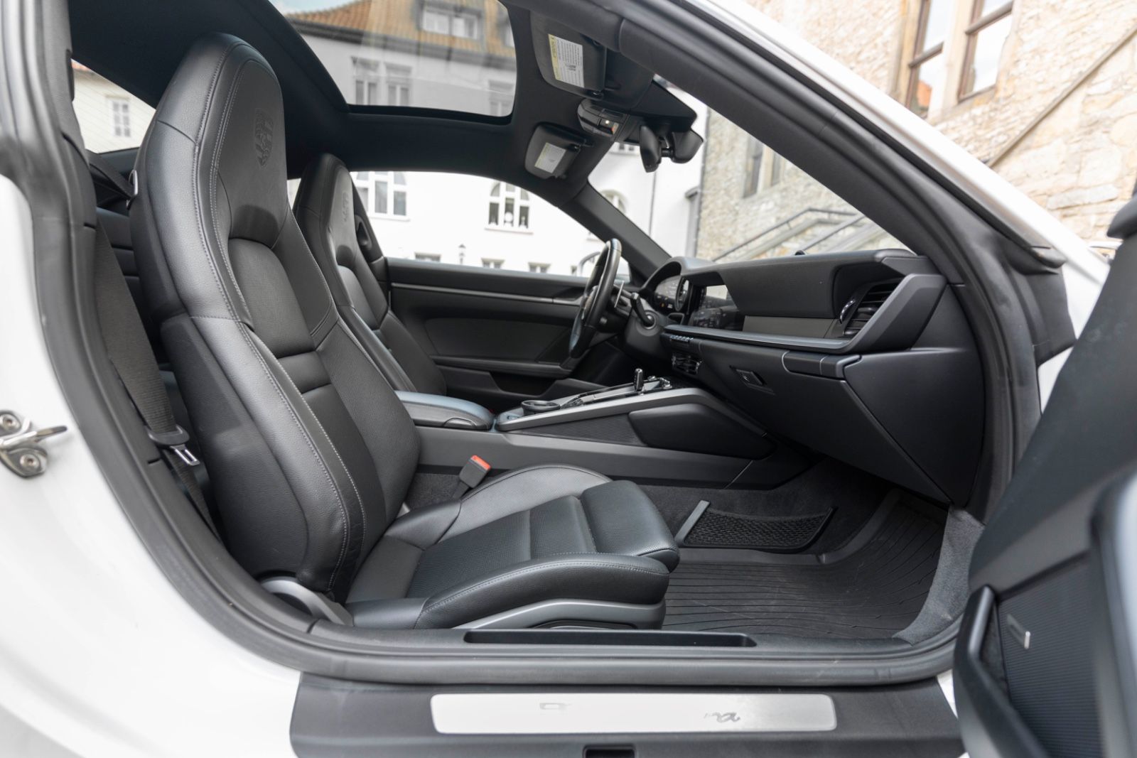 Fahrzeugabbildung Porsche 911 Carrera 992 BOSE SPORT-CHRONO PASM CARPLAY
