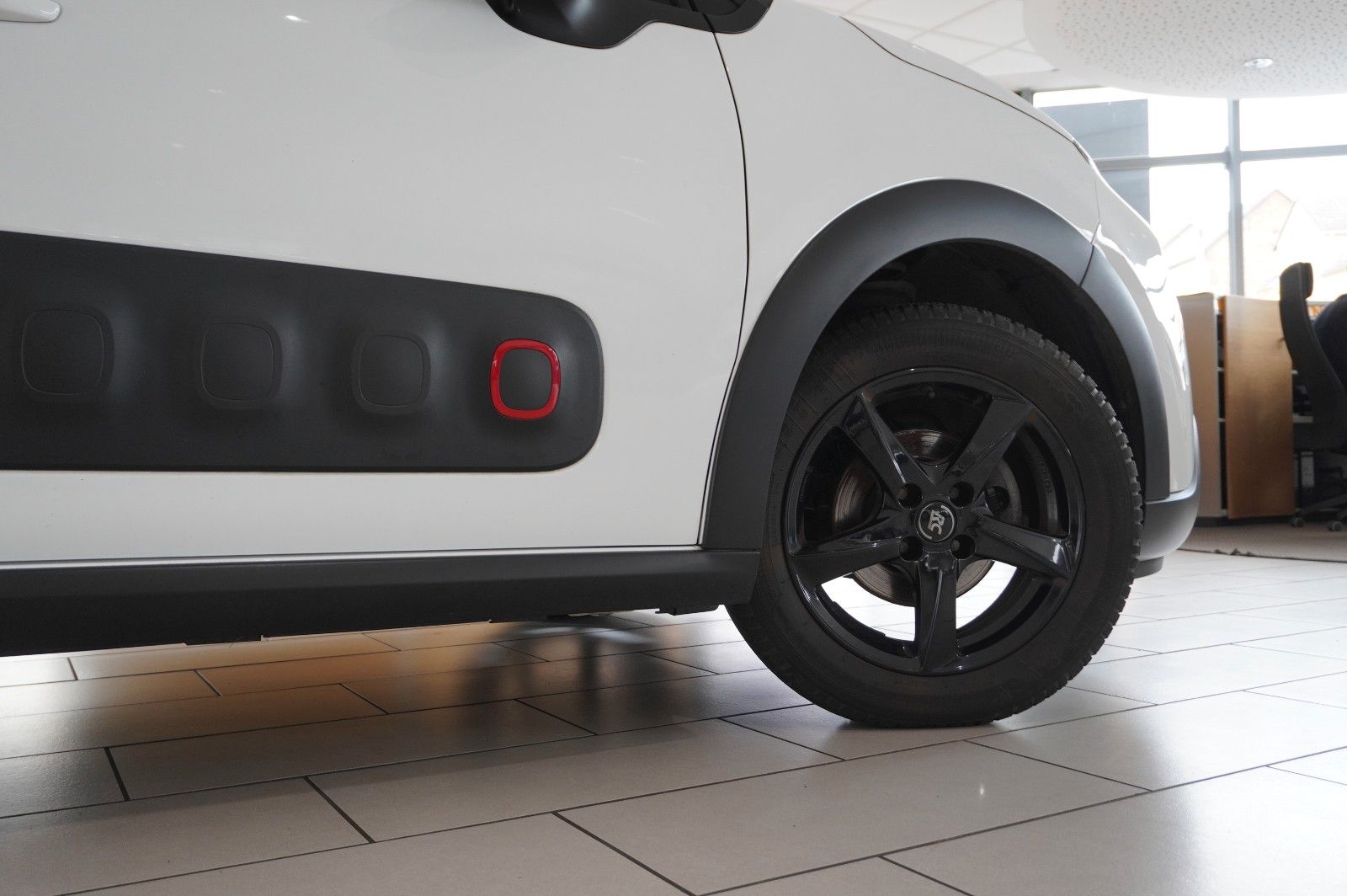 Fahrzeugabbildung Citroën C3 LIM. 1.2 FEEL LED/KLIMA/SHZ/PDC/TEMP./USB