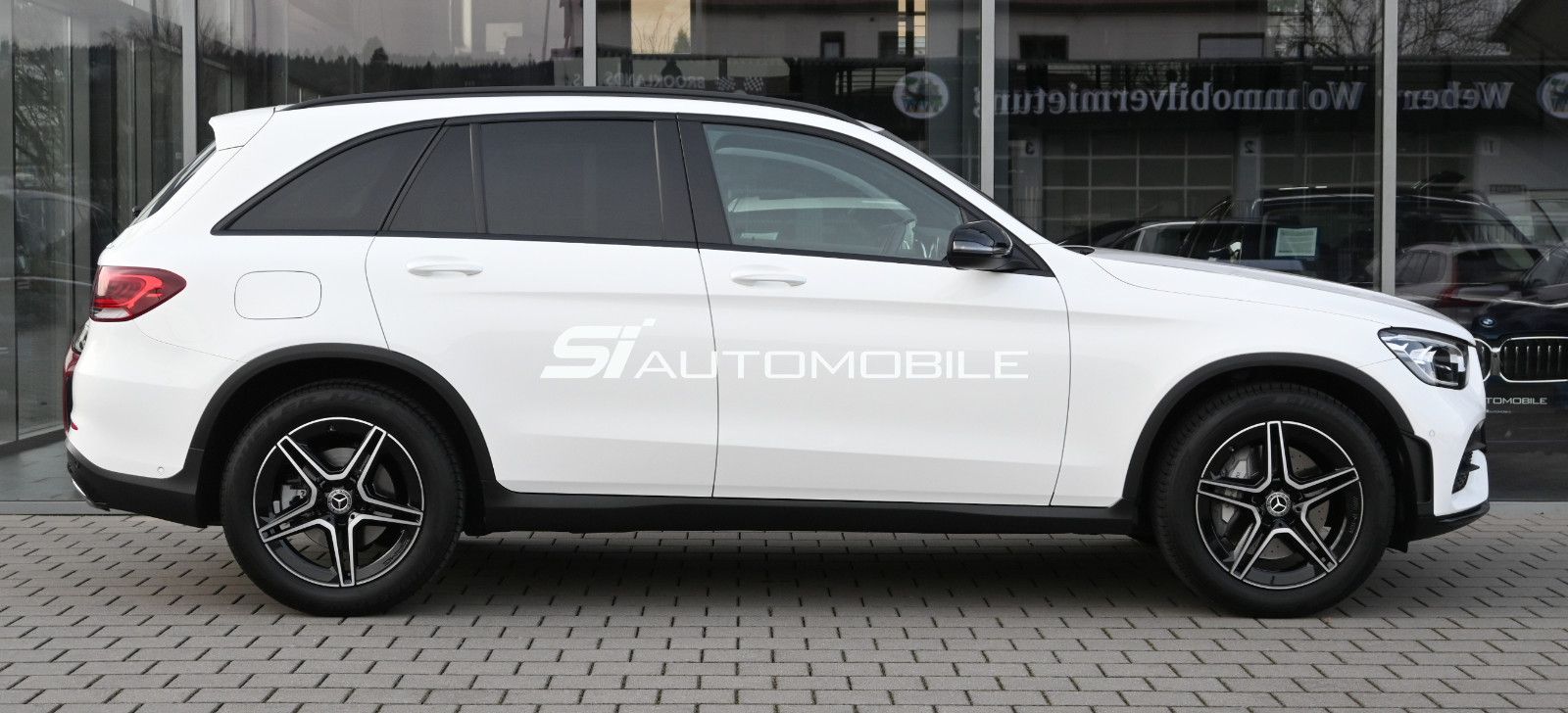 Fahrzeugabbildung Mercedes-Benz GLC 200 4MAT. AMG LINE °AHK°NIGHT-PAKET°BUSINESS