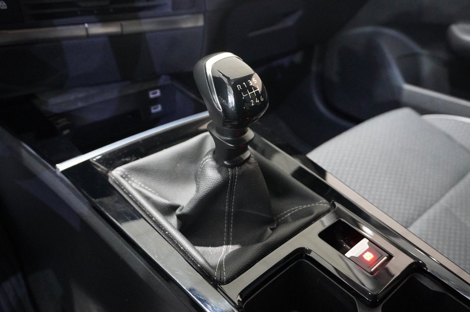 Fahrzeugabbildung Opel Astra L LIM. 1.5D BUSINESS NAVI/LED/KAMERA/DAB+