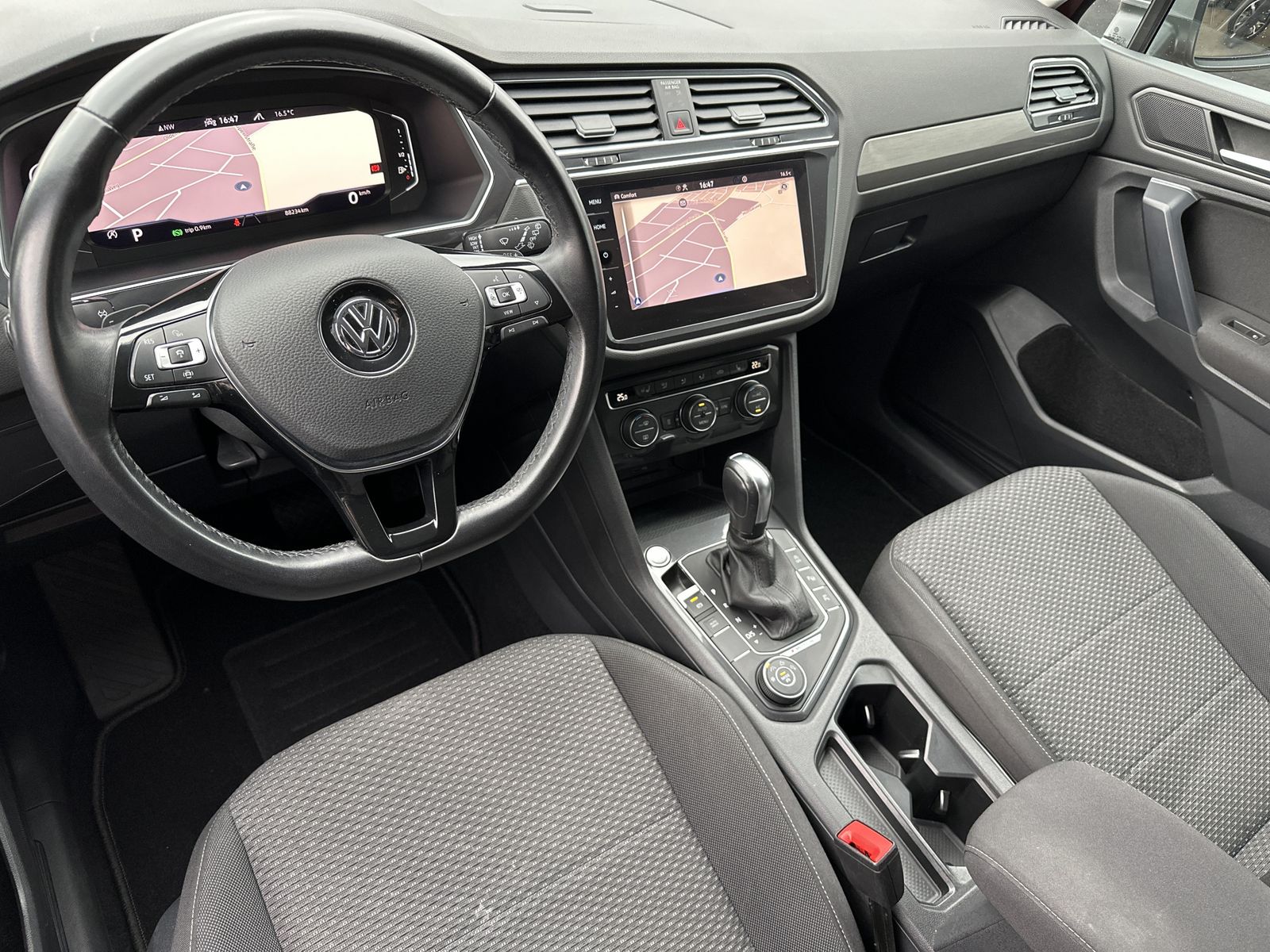 Fahrzeugabbildung Volkswagen Tiguan Allspace 2.0 TDI DSG CL 4M NAV+LED+AHK+PP