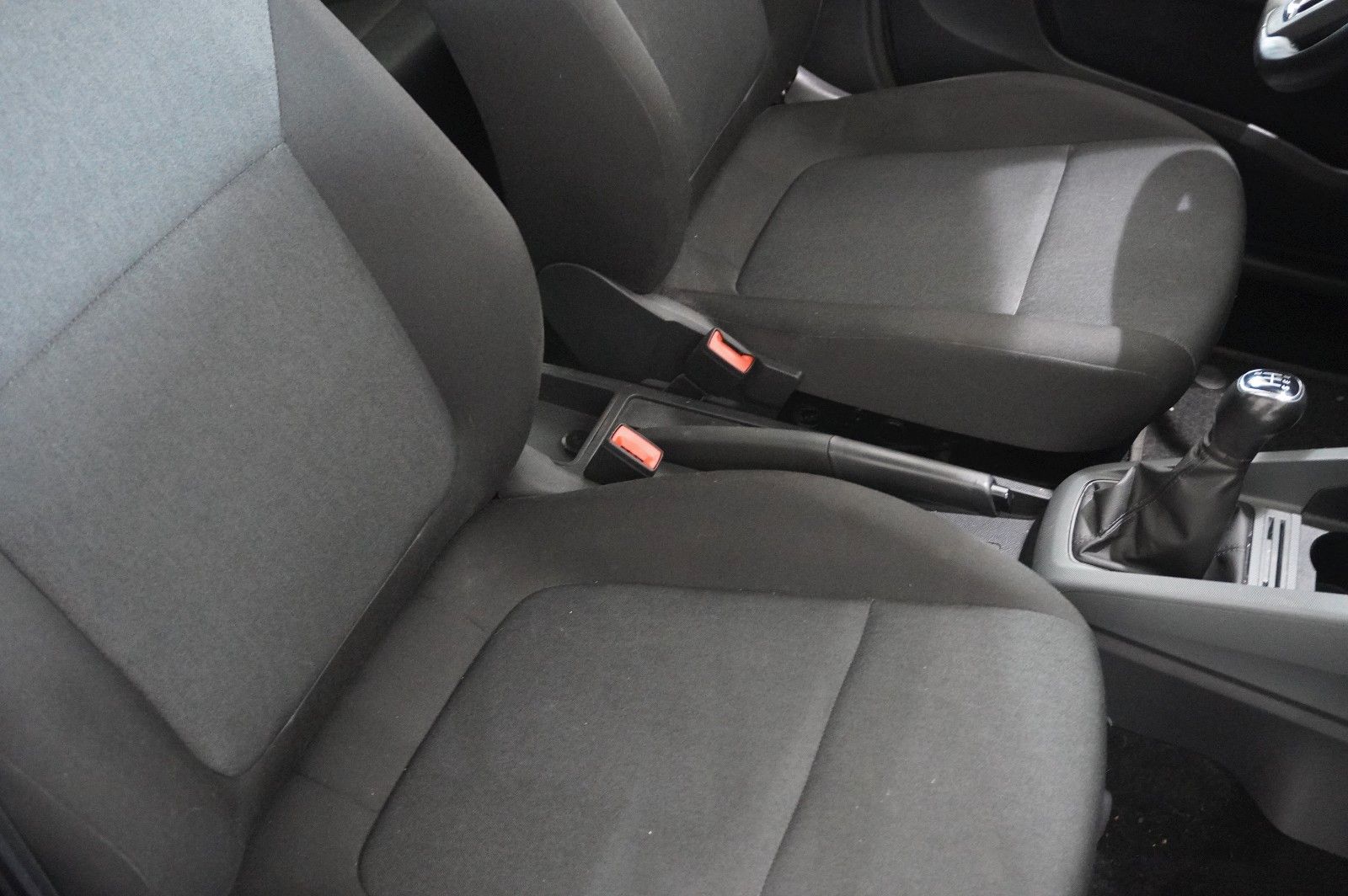 Fahrzeugabbildung SKODA Fabia LIM. 1.0 ACTIVE KLIMA/NEBEL/USB/AHK