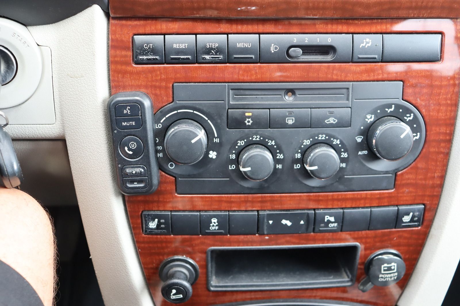Fahrzeugabbildung Jeep Commander 3.0 CRD Autom.* Standhzg.