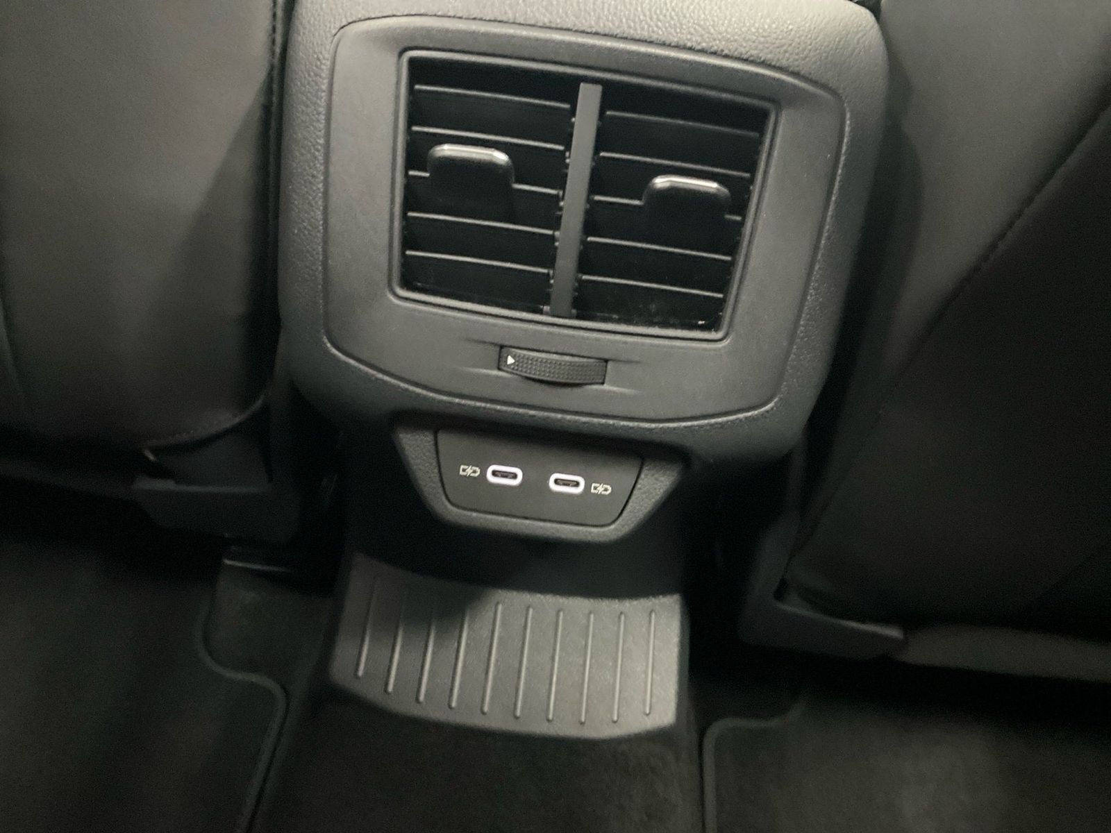 Volkswagen T-Roc - Bild 16