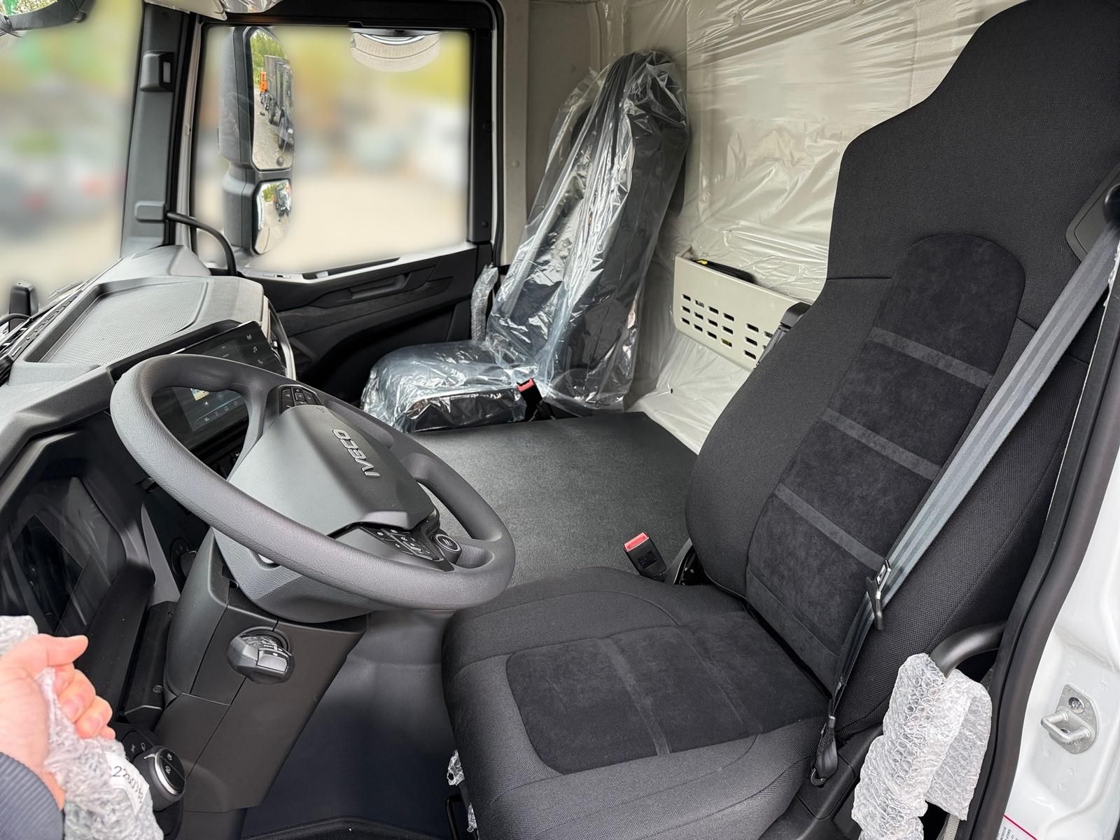 Fahrzeugabbildung Iveco X-Way AD 360X50Z HR OFF Meiller Dreiseitenkipper