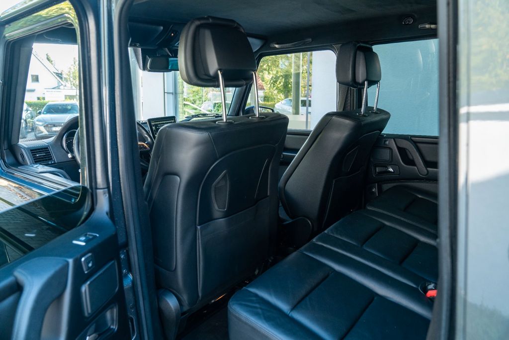 Mercedes-Benz G 350 d/ EXKLUSIV/ HARMAN-KARDON/ 19"/ SPORT PAK Mercedes-Benz G 350 d/ EXKLUSIV/ HARMAN-KARDON/ 19"/ SPORT PAK