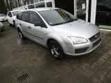 Ford Focus 1,4 Ambiente,Ahk,Klima - Ford Focus aus 2005: Kombi