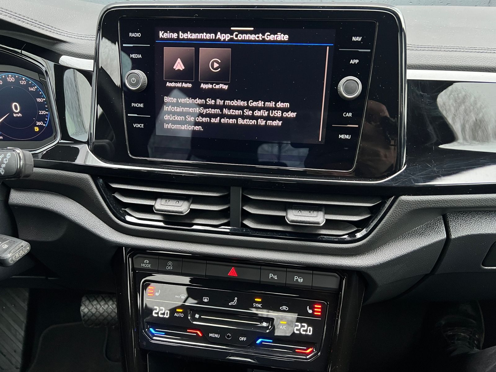 Fahrzeugabbildung Volkswagen T-Roc Style 1.5 TSI DSG *AHK, LED, BlackStyle, 1