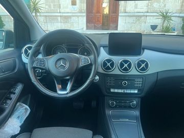 Mercedes B 180 - 1