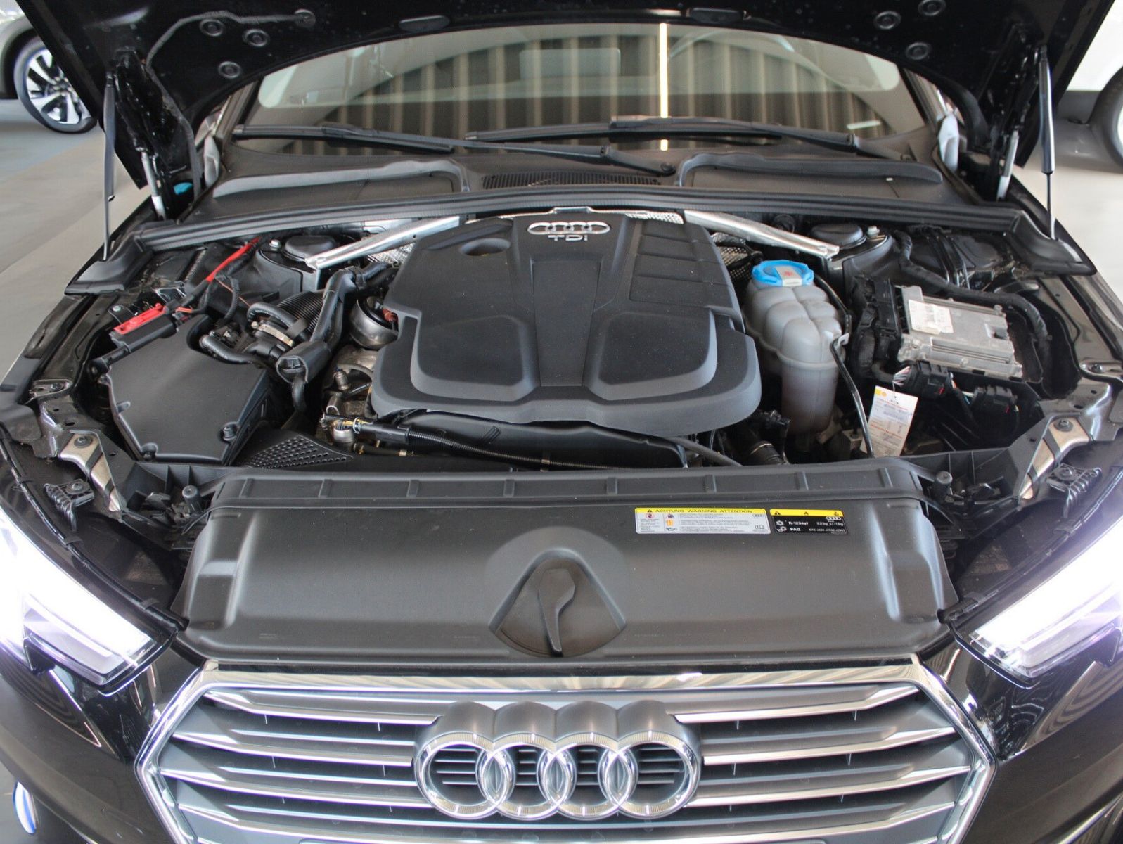 Fahrzeugabbildung Audi A4 2.0 TDI S tronic sport Avant NAVI XENON uvm.