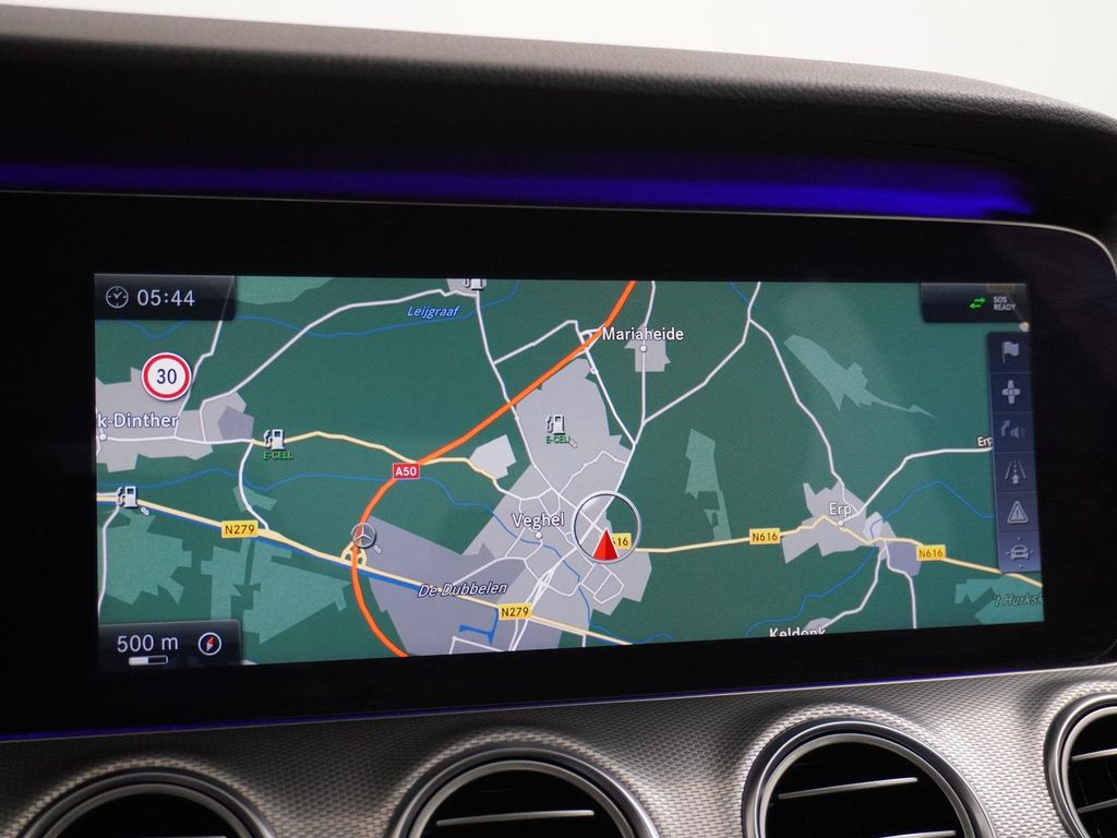 Mercedes-Benz E 350 e Avantgarde AHK Widescreen Sfeer verlicht