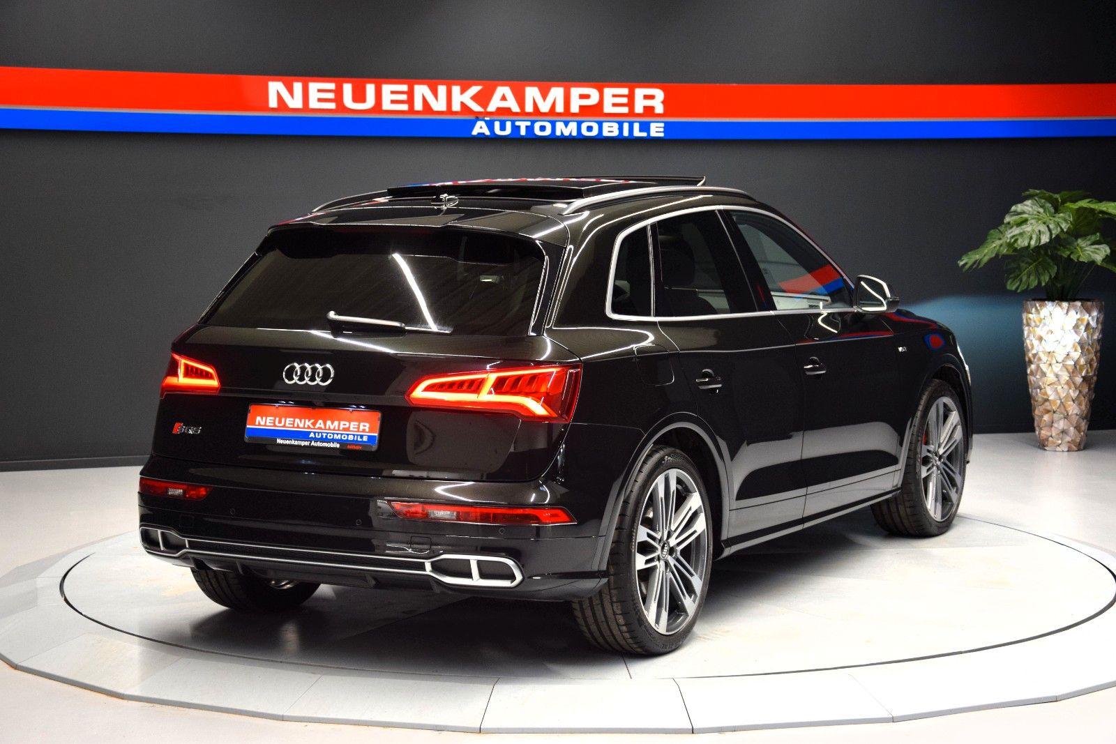 Fahrzeugabbildung Audi SQ5 3.0 TFSI quattro Pano Luft HuD ACC Virtual