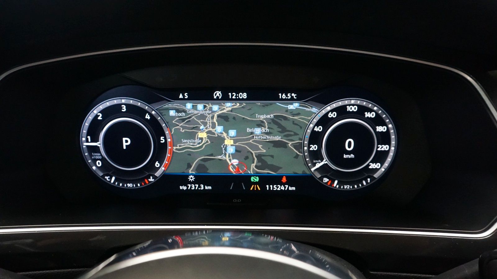 Fahrzeugabbildung Volkswagen Tiguan 4Motion R line *PANO*KAMERA*PERLMUTT*