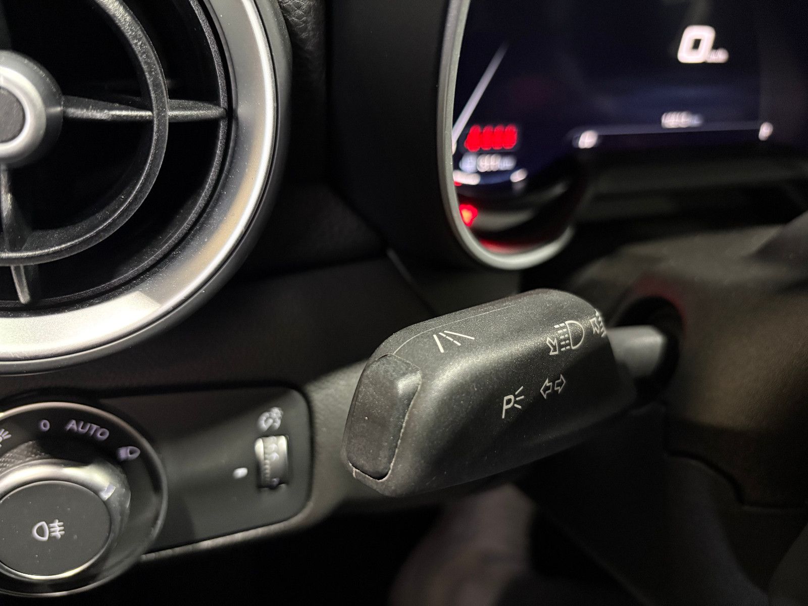 Fahrzeugabbildung Alfa Romeo Giulia Ti Q4/MEMORY/KAMERA/NAVI/ACC/APPLE/SHZ