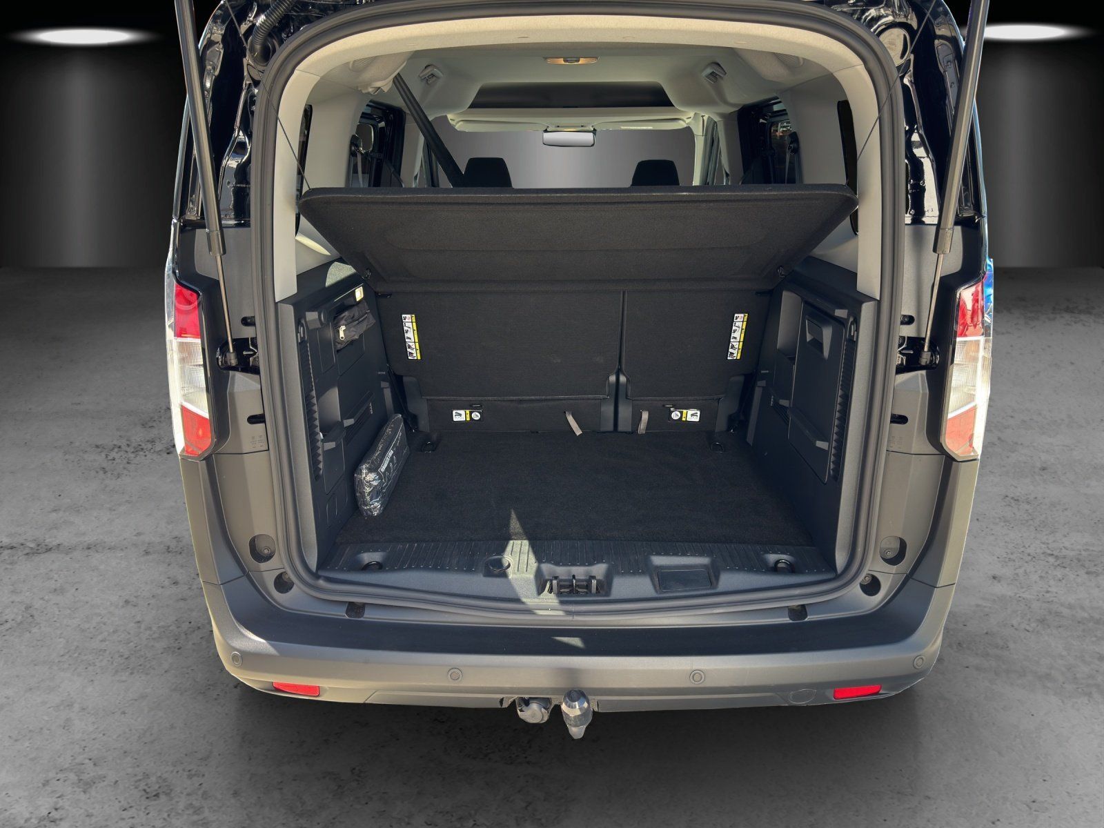 Fahrzeugabbildung Ford Tourneo Courier 1.0 Aut./ACC/KAMERA/NAVI/AHK/SHZ