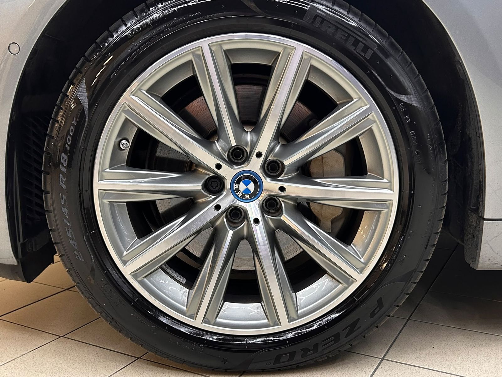 Fahrzeugabbildung BMW 530e xDri LEDER+VIRTU+PROF+LED+SHZ+KAMERA+TEMP+M