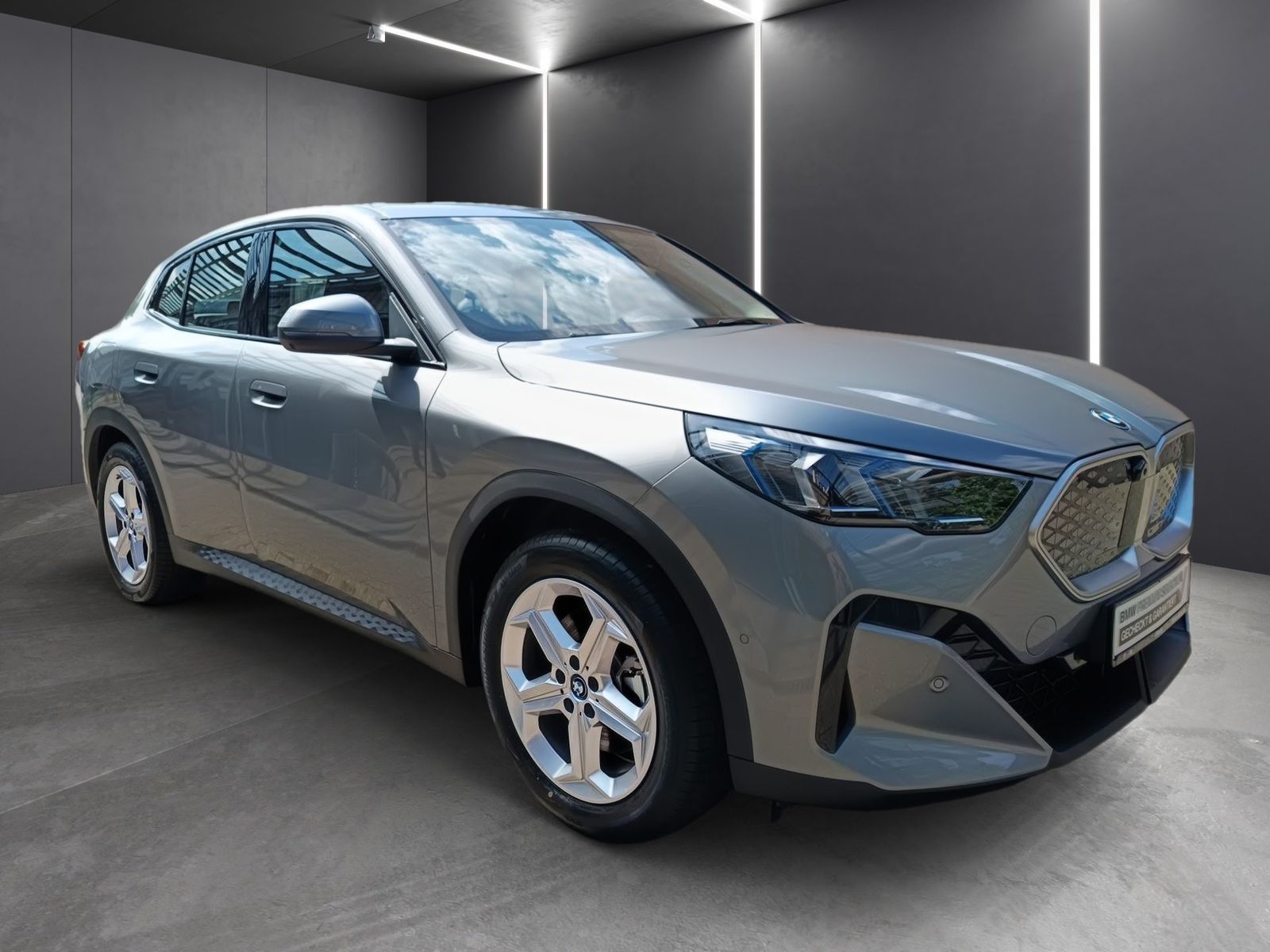 BMW iX2 30xDrive ICONIC GLOW HEAD UP MEMORY DR. ASS foto 4