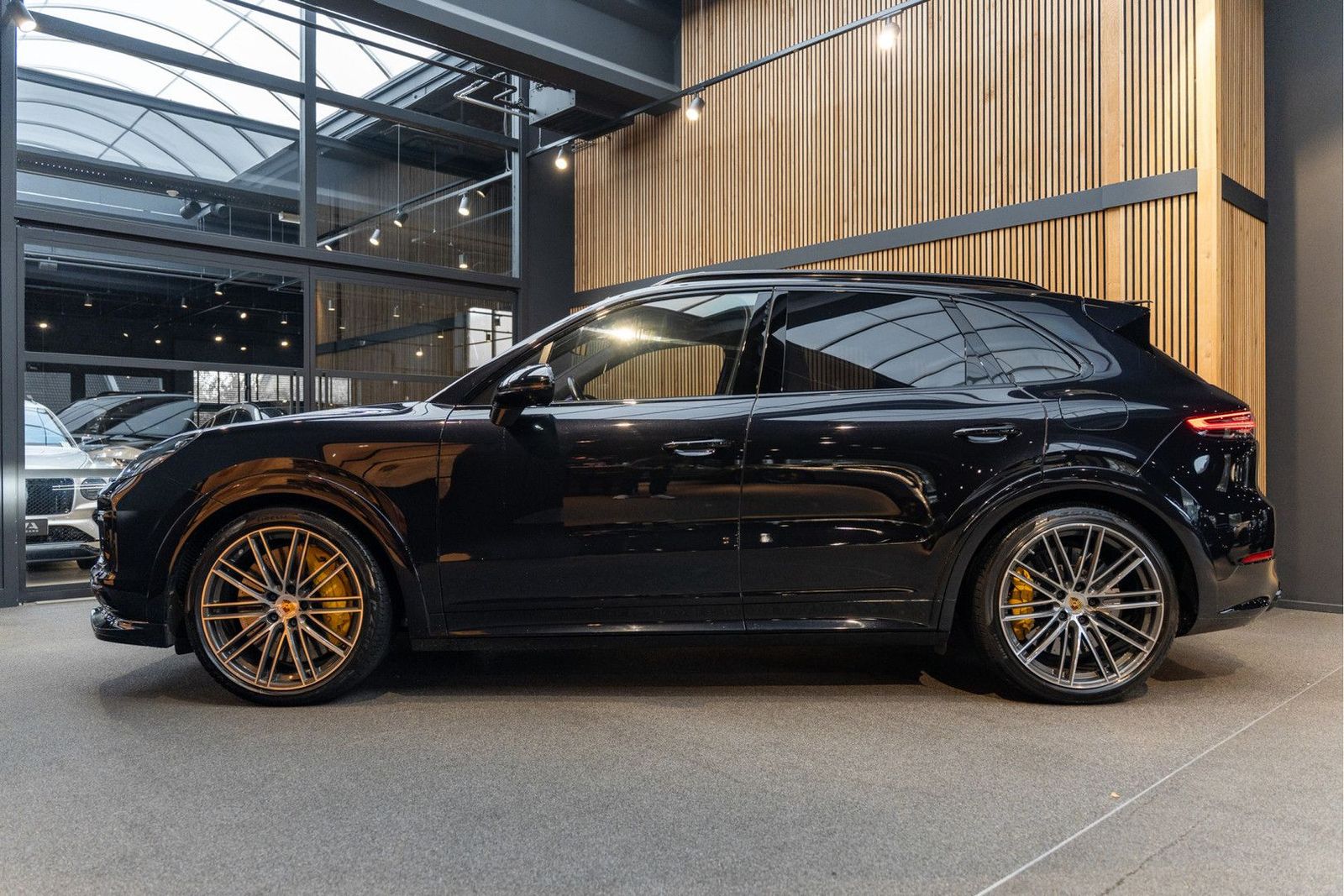 Porsche Cayenne Turbo S E-Hybrid Exclusive Manufaktur Te imagem 3
