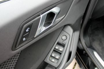 Fahrzeugabbildung BMW 118i Advantage Steptronic Temp. Navi LED PDC FSP