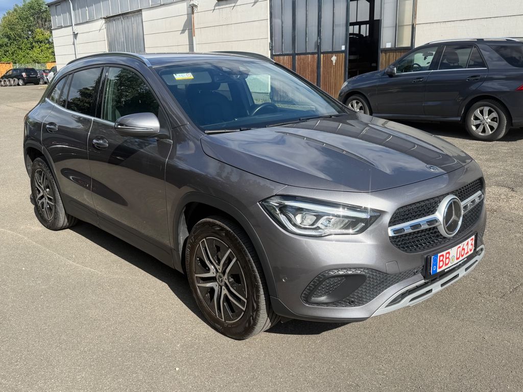 Image of Mercedes-Benz GLA 220