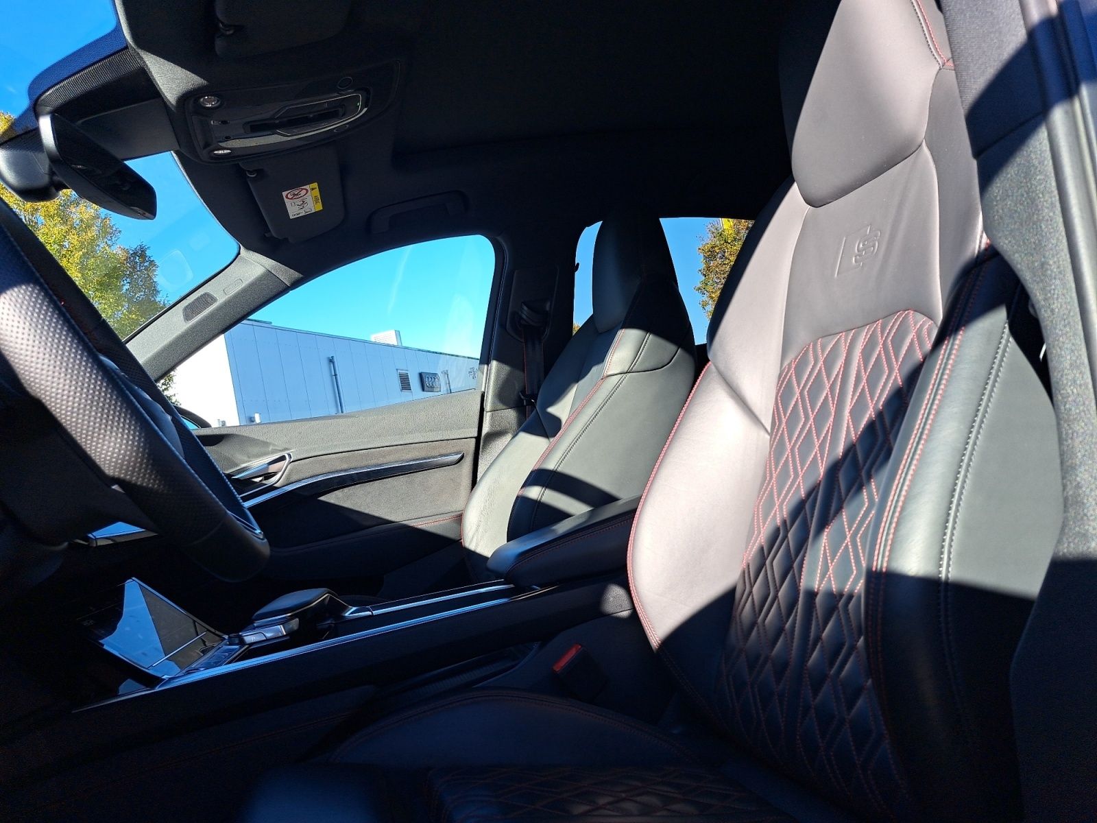 Audi Q8 e-tron - Bild 16